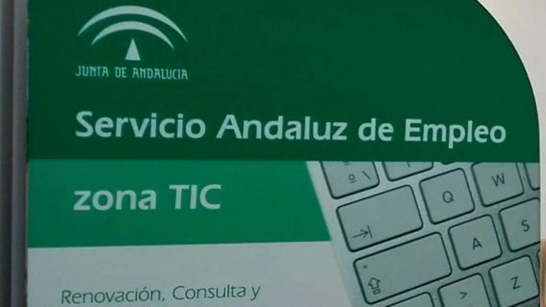 Andalucía lidera el descenso del paro en 2022, con 56.800 parados menos y 11.400 empleos más