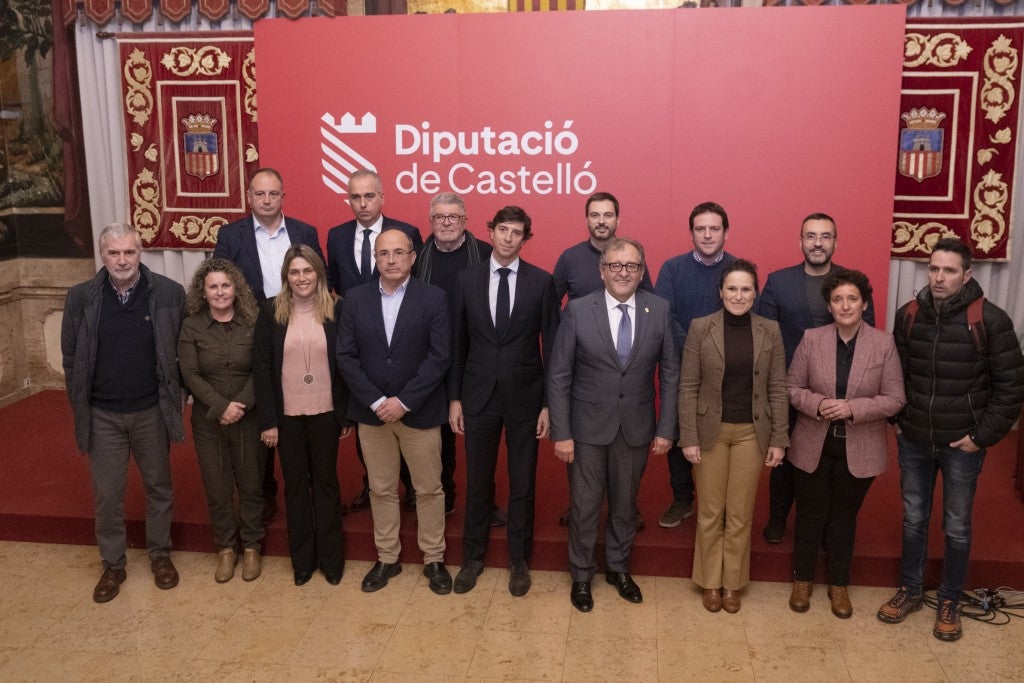 'Salvem la Cerámica' enviará un documento al gobierno para que acelere las ayudas 'Salvem la Cerámica' enviará un documento al gobierno para que acelere las ayudas