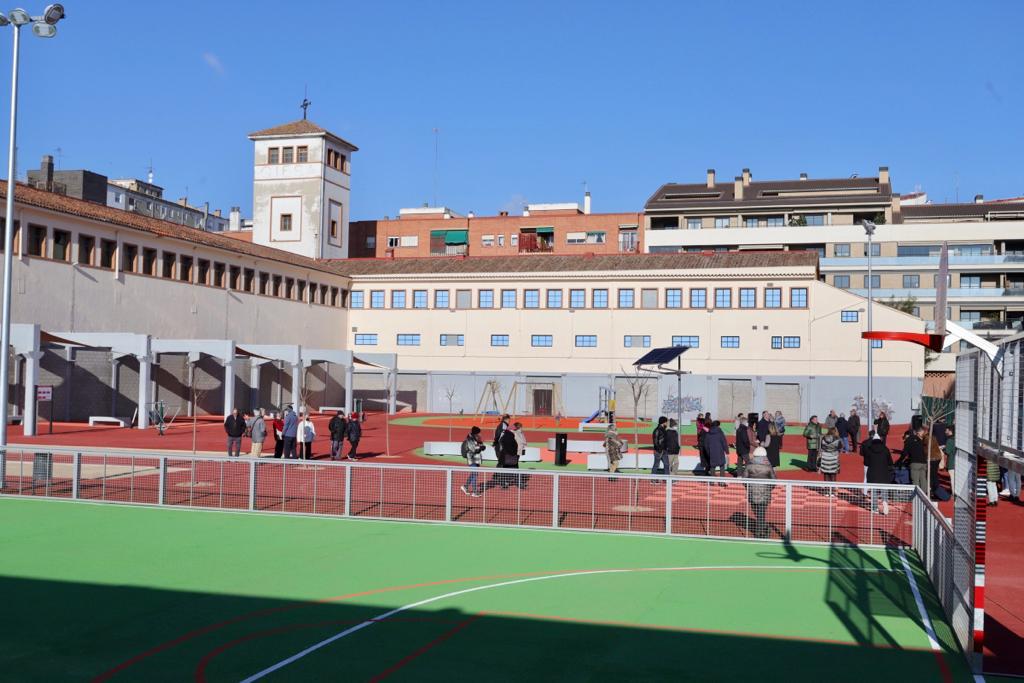 Las Fuentes estrena plaza en la antigua Giesa Las Fuentes estrena plaza en la antigua Giesa