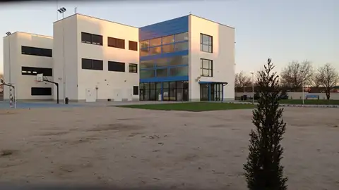 IES Francisca de Pedraza de Alcalá de Henares La Comunidad de Madrid incluye en sus presupuestos para 2023 inversiones para la ampliación del IES Francisca de Pedraza y la construcción de su gimnasio