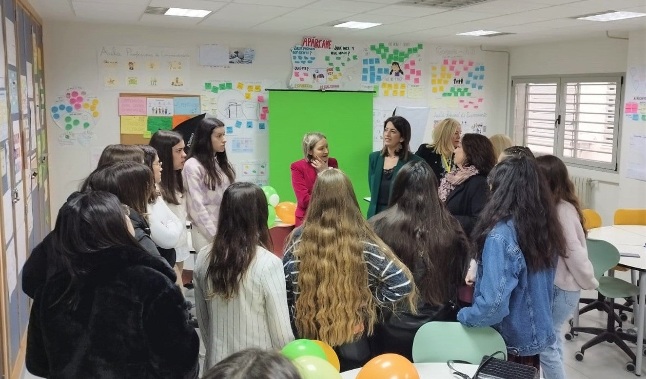El IES Tomás Navarro Tomás cuenta con un Aula Profesional de Emprendimiento El IES Tomás Navarro Tomás cuenta con un Aula Profesional de Emprendimiento