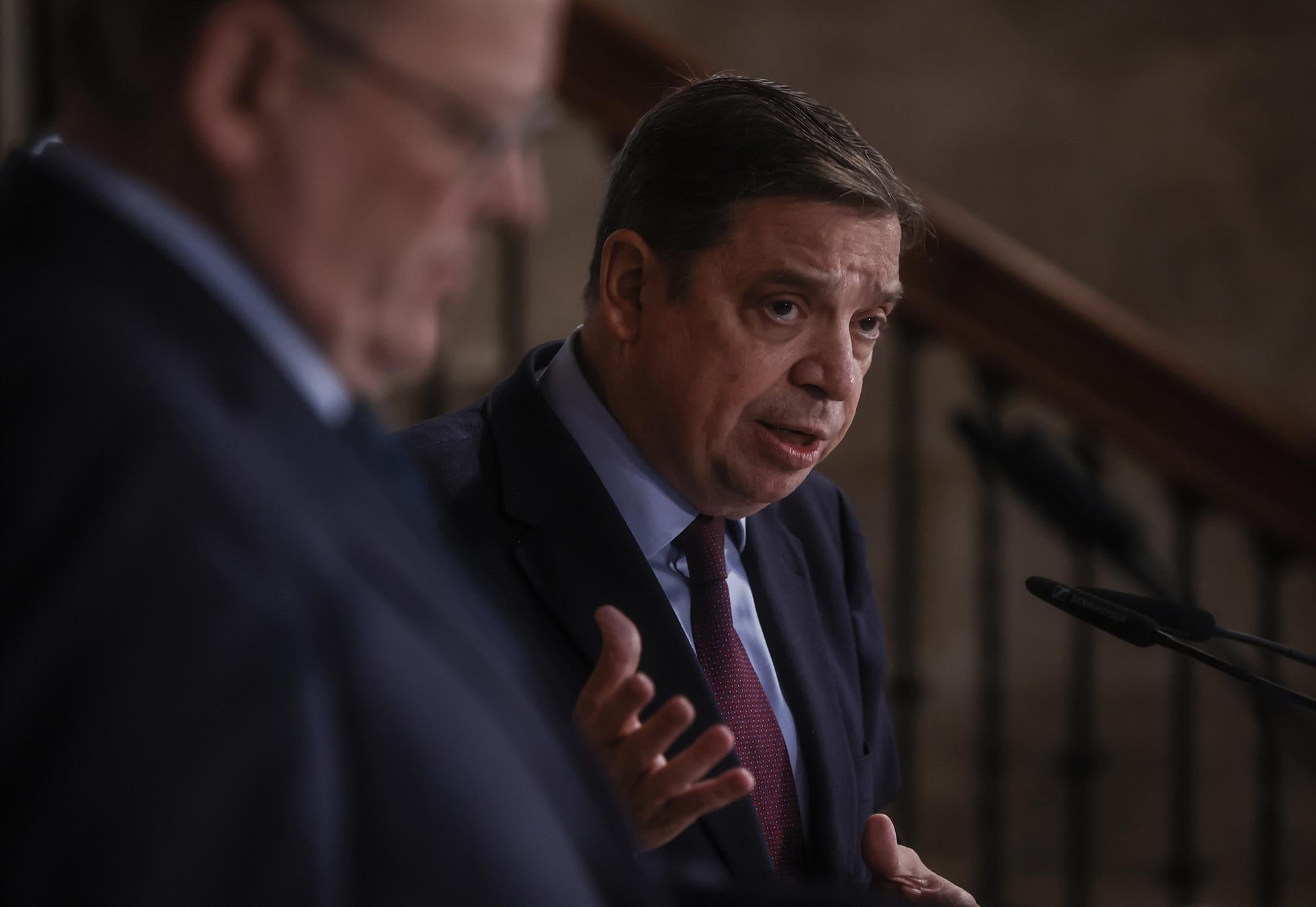 Planas lanza un "mensaje de compromiso" a los regantes: garantiza agua con la modernización de regadío y caudales Planas lanza un "mensaje de compromiso" a los regantes: garantiza agua con la modernización de regadío y caudales