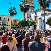 Cientos de personas se concentran en Algeciras para condenar el ataque en dos iglesias Cientos de personas se concentran en Algeciras para condenar el ataque en dos iglesias