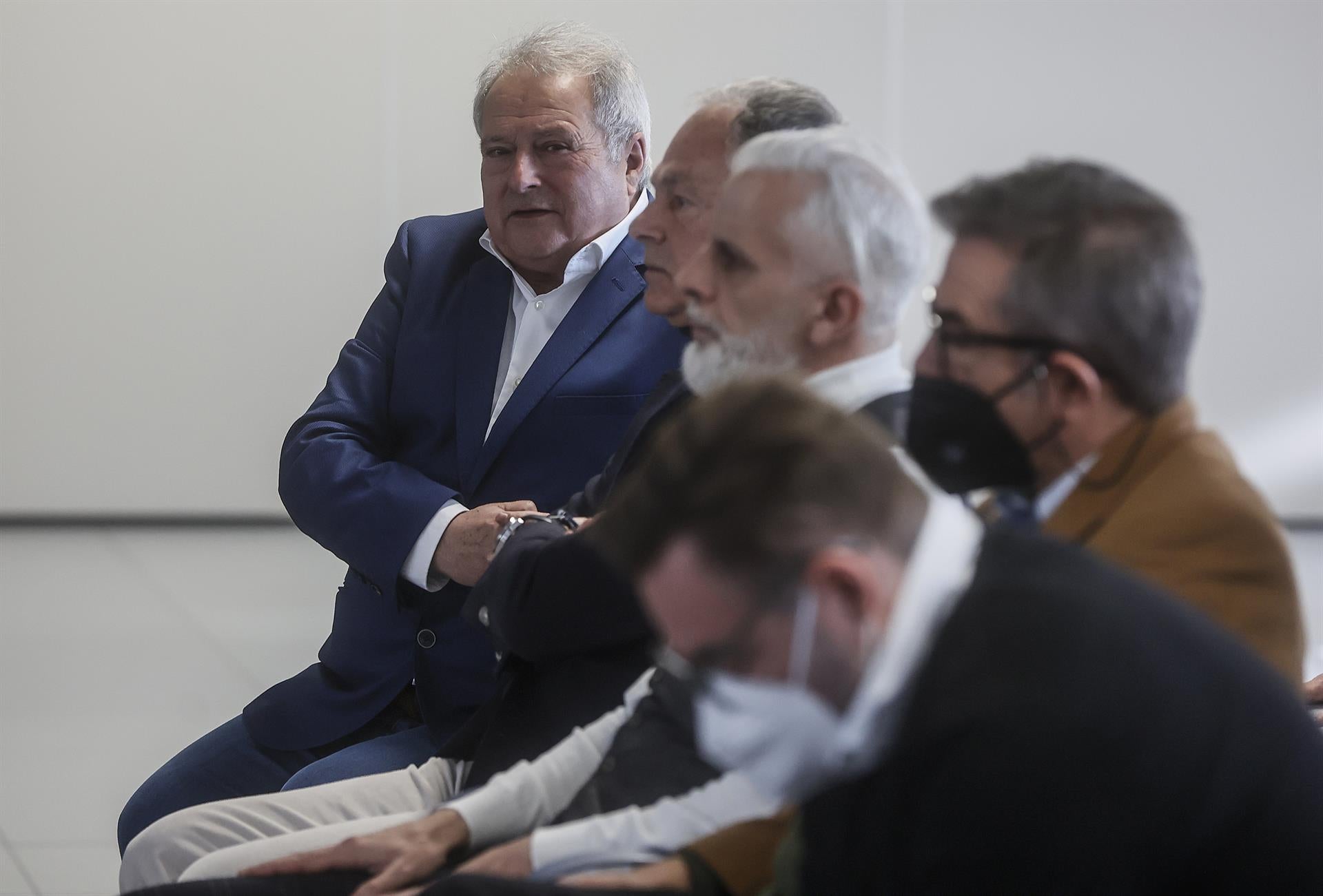 Rus asegura que "jamás" contrató a 'zombies' Rus asegura que "jamás" contrató a 'zombies'