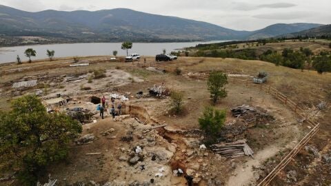 Los investigadores del yacimiento arqueol&oacute;gico de la Cueva Des-Cubierta de Pinilla del Valle confirman que los Neandertales ten&iacute;an capacidad simb&oacute;lica