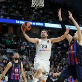 El Real Madrid se lleva el Clásico de Euroliga en la prórroga El Real Madrid se lleva el Clásico de Euroliga en la prórroga