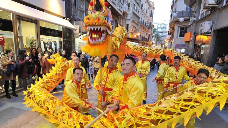 La comunidad china residente en Elche dará este domingo la bienvenida al año nuevo La comunidad china residente en Elche dará este domingo la bienvenida al año nuevo