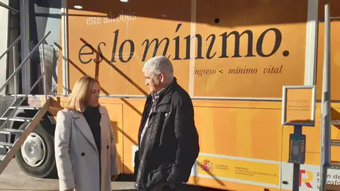 Araceli Poblador con el responsabel de la campaña del Ministerio de Inclusión Araceli Poblador con el responsabel de la campaña del Ministerio de Inclusión