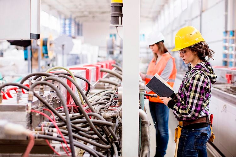 Sólo un 14% de las mujeres que cursan FP optan por los ciclos industriales y tecnológicos Sólo un 14% de las mujeres que cursan FP optan por los ciclos industriales y tecnológicos