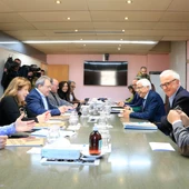 La Generalitat y Metges de Catalunya pactan un mecanismo legal para encajar las demandas y seguirán negociando este martes La Generalitat y Metges de Catalunya pactan un mecanismo legal para encajar las demandas y seguirán negociando este martes