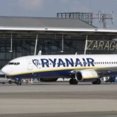 Avión de Ryanair en el aeropuerto de Zaragoza