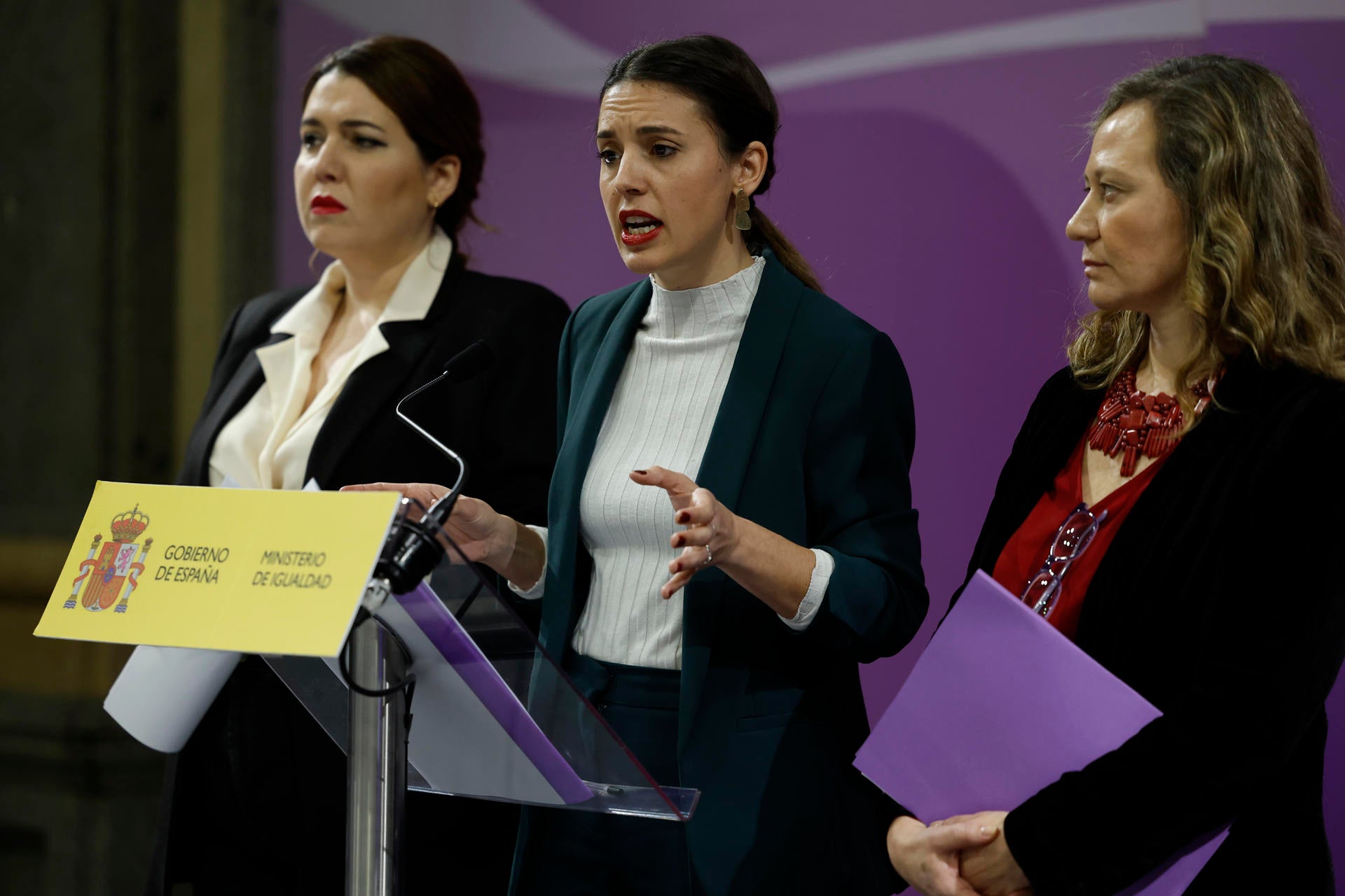La número dos de Igualdad pide al PSOE "dejar de dar excusas" para "sentarse a hablar" sobre la ley del 'sí es sí' La número dos de Igualdad pide al PSOE "dejar de dar excusas" para "sentarse a hablar" sobre la ley del 'sí es sí'