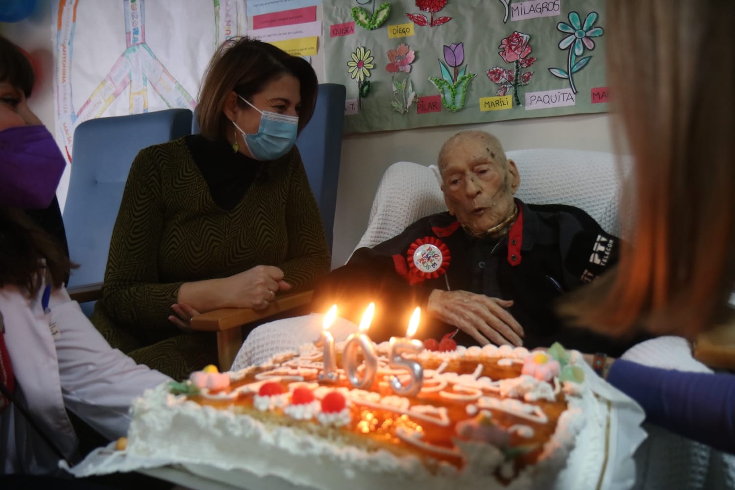 El Ayuntamiento reconoce a los centenarios de Córdoba El Ayuntamiento reconoce a los centenarios de Córdoba