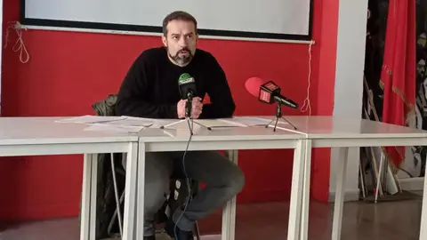 David Cobo, coordinador de IU Alcalá IU Alcalá pide la dimisión de la concejala de Podemos, Teresa López Hervás, tras la denuncia por acoso laboral interpuesta por una trabajadora