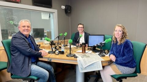 El secretario general de Més per Mallorca, Jaume Alzamora, junto al portavoz parlamentario del PP balear, Antoni costa, en tertulia dirigida por la periodista Elka Dimitrova El secretario general de Més per Mallorca, Jaume Alzamora, junto al portavoz parlamentario del PP balear, Antoni costa, en tertulia dirigida por la periodista Elka Dimitrova