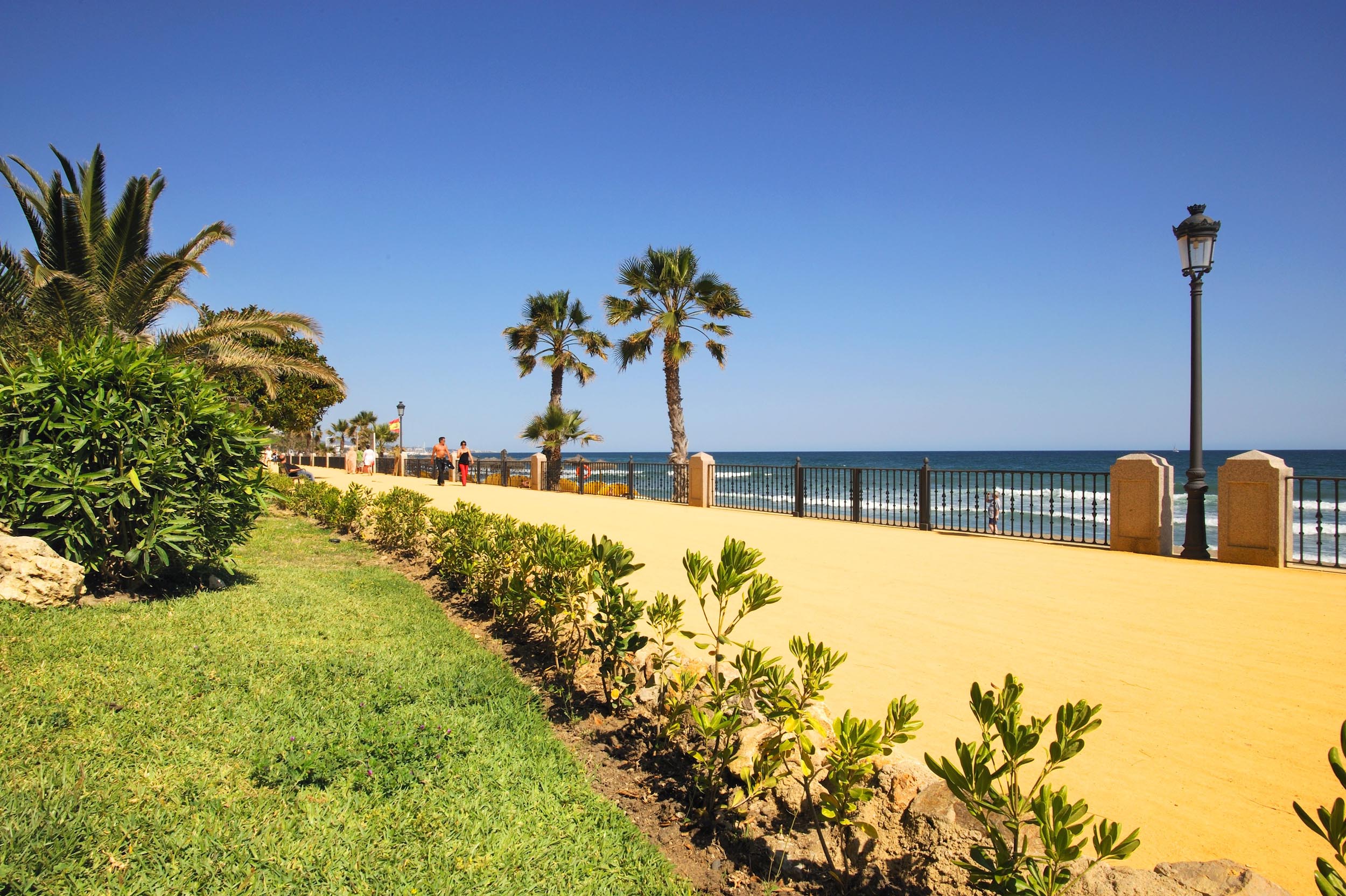 Marbella pide a la Junta la concesión del paseo marítimo para intentar evitar la demolición proyectada por el Estado Marbella pide a la Junta la concesión del paseo marítimo para intentar evitar la demolición proyectada por el Estado