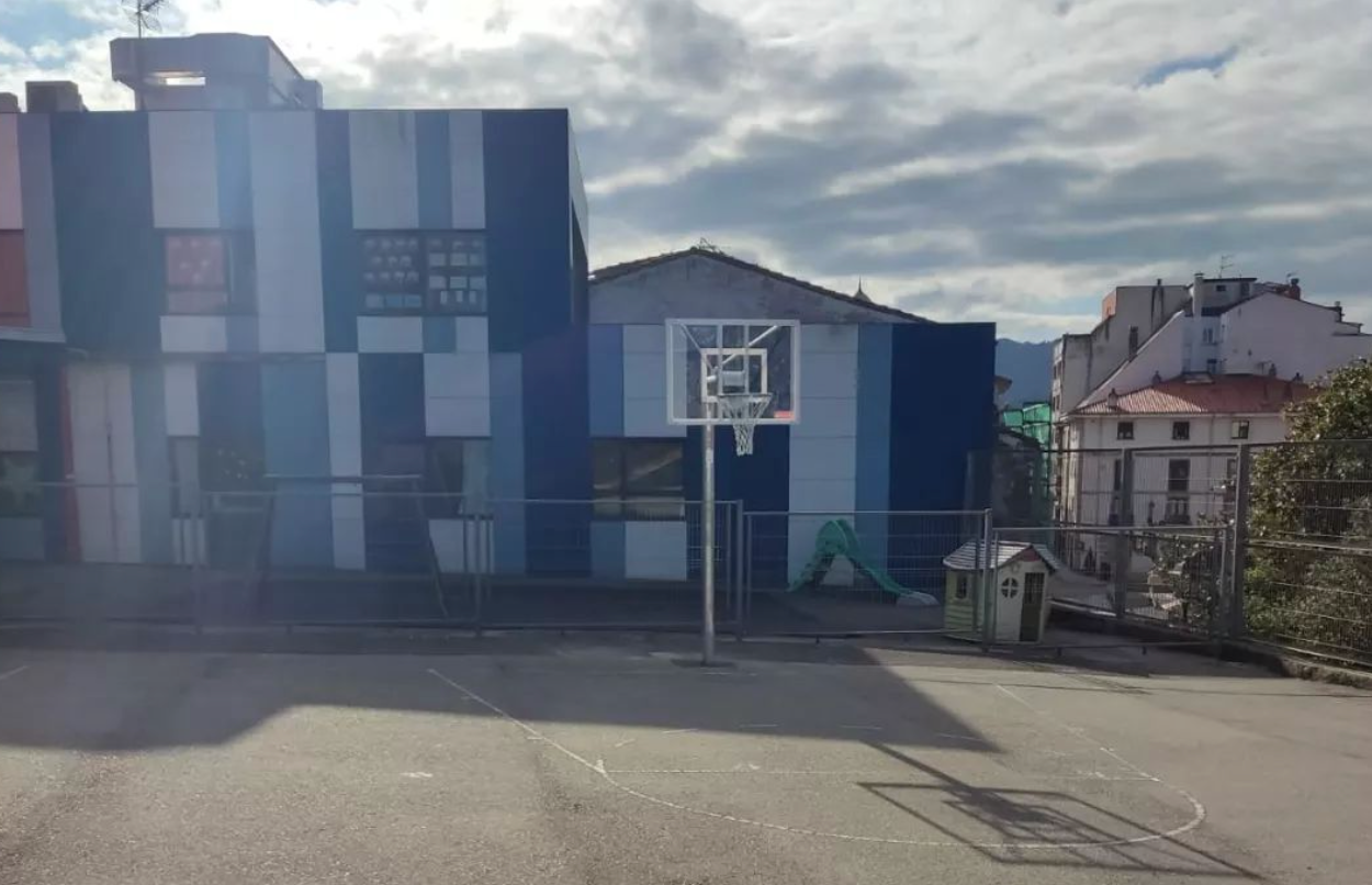 Ribadesella mejora las instalaciones del colegio Manuel Fernández Juncos Ribadesella mejora las instalaciones del colegio Manuel Fernández Juncos