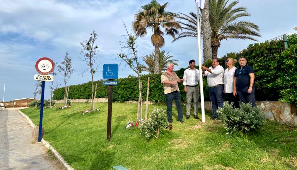 El sendero ‘Paseo Cabo Roig’ del litoral oriolano obtiene el galardón de ‘Sendero Azul’ El sendero ‘Paseo Cabo Roig’ del litoral oriolano obtiene el galardón de ‘Sendero Azul’