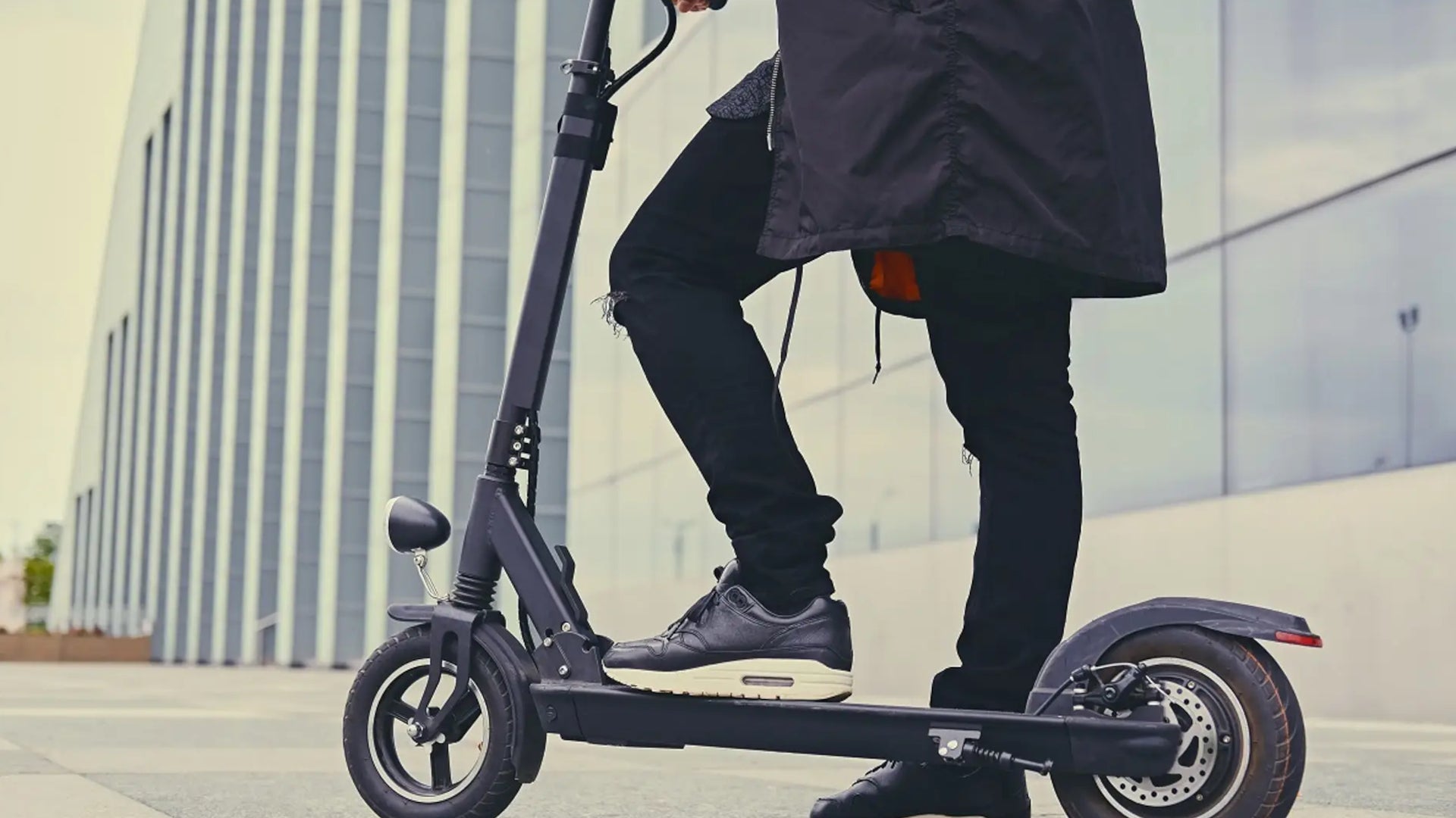 Els patinets ja no poden entrar als transports de Barcelona i l’àrea metropolitana Els patinets ja no poden entrar als transports de Barcelona i l’àrea metropolitana