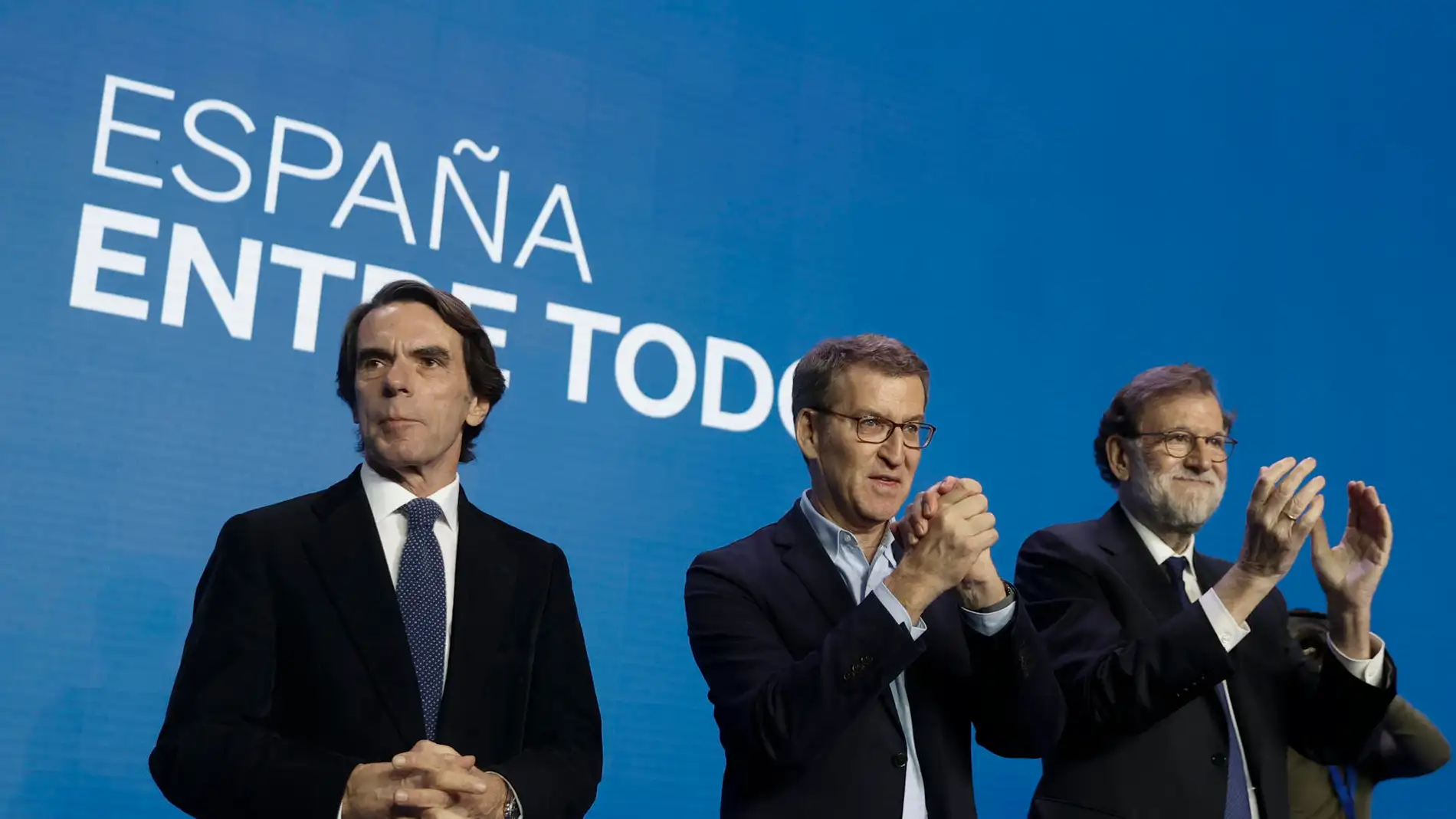 Feijóo presume de la unidad del PP reuniendo a Aznar y Rajoy: "Ahora toca volver a unir a los españoles"