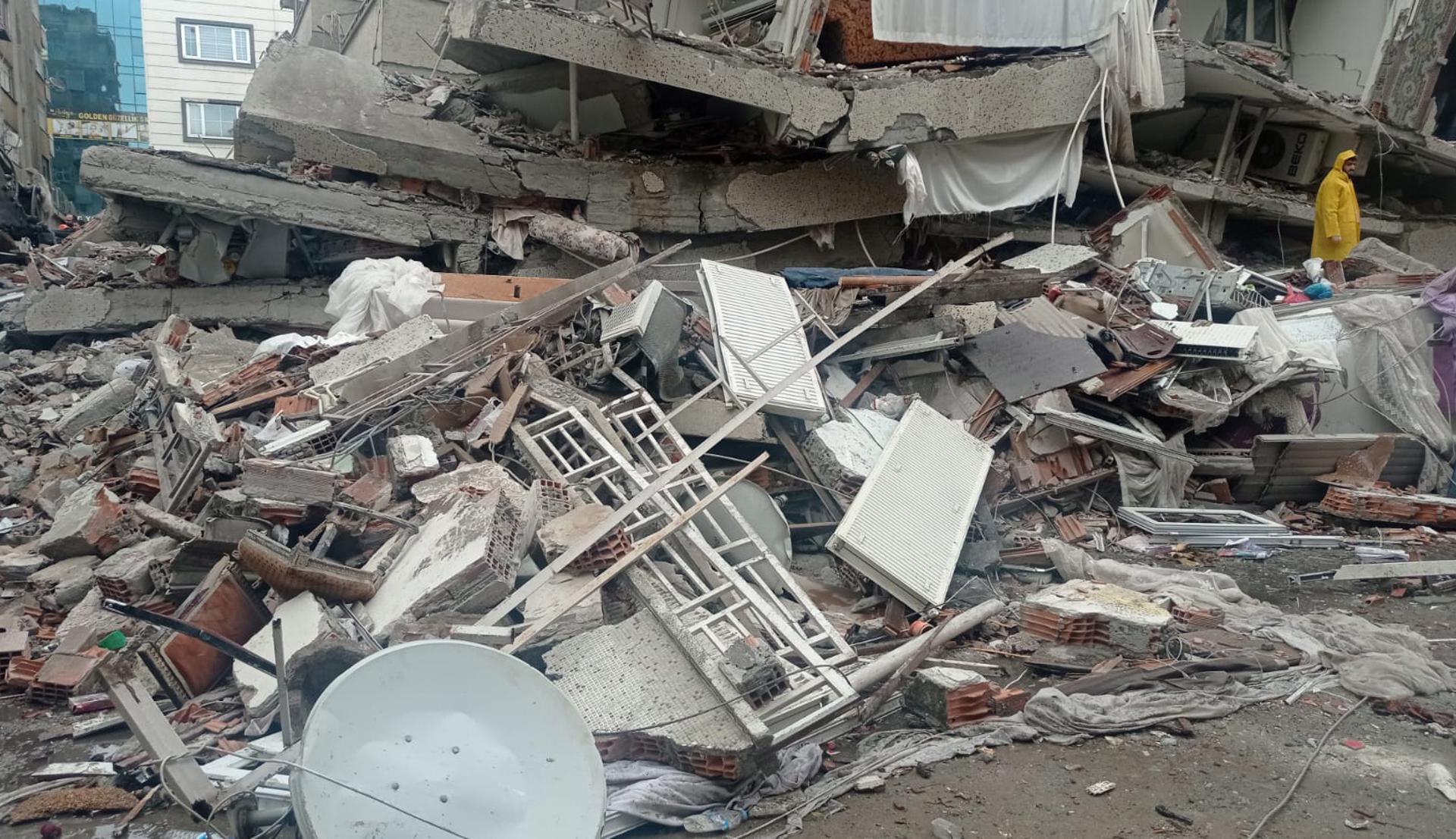 Las imágenes de destrucción que ha provocado el terremoto en Turquía y Siria Las imágenes de destrucción que ha provocado el terremoto en Turquía y Siria