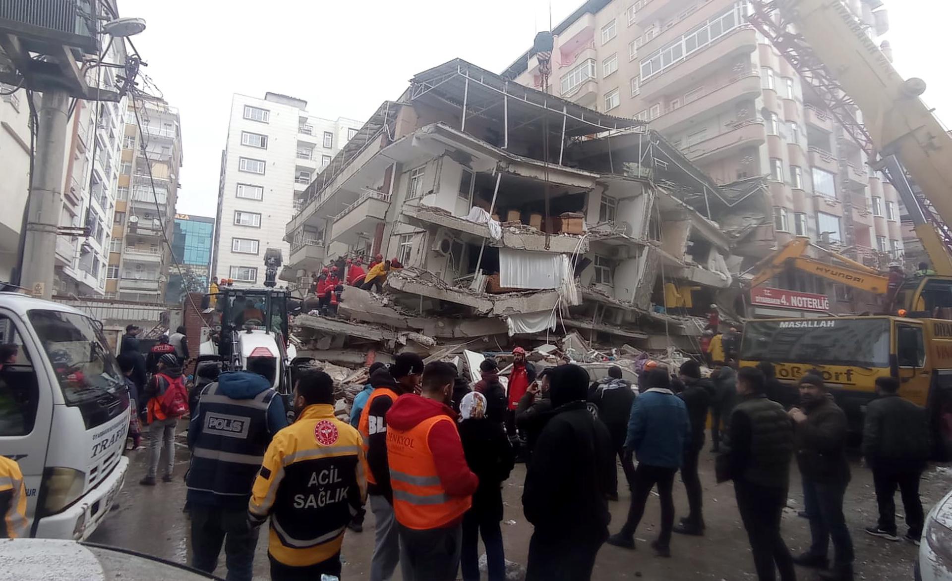Castilla - La Mancha enviará 370.000 euros de ayuda humanitaria tras el terremoto en Turquía y Siria Castilla - La Mancha enviará 370.000 euros de ayuda humanitaria tras el terremoto en Turquía y Siria