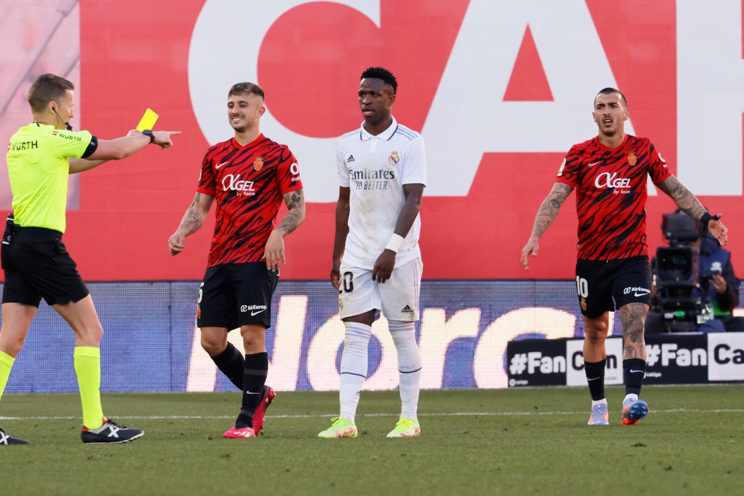 La Liga investiga los insultos racistas contra Vinicius La Liga investiga los insultos racistas contra Vinicius