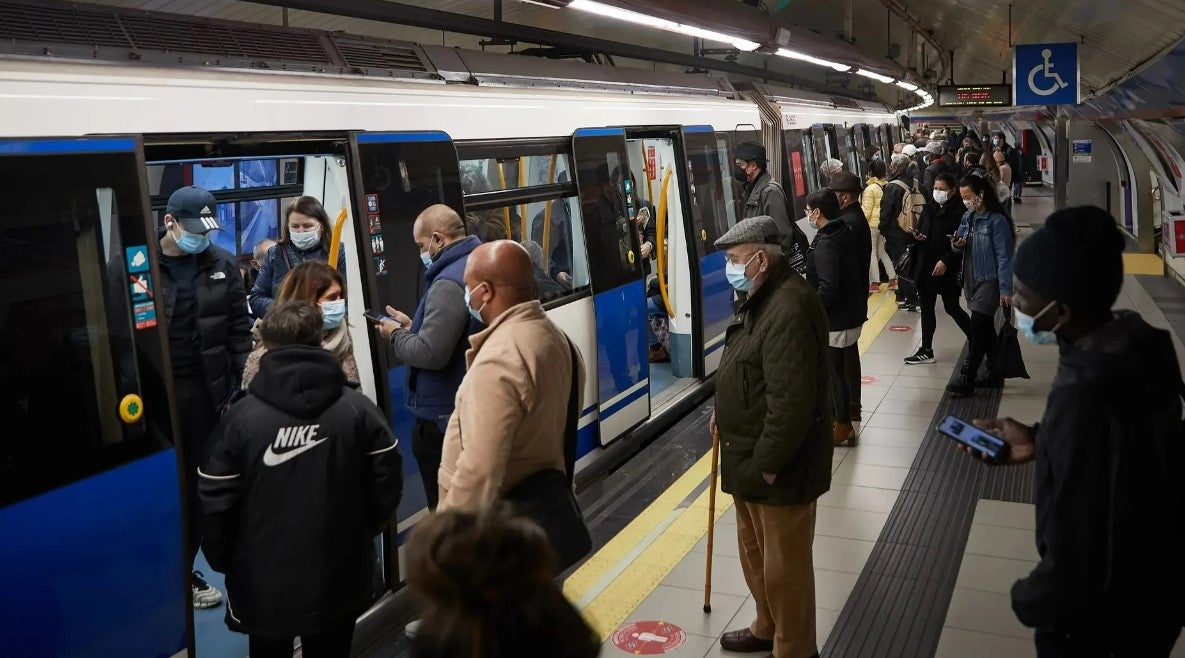 Las diez claves de los sanitarios para evitar contagiarse de gripe y Covid en plena explosión de infecciones Las diez claves de los sanitarios para evitar contagiarse de gripe y Covid en plena explosión de infecciones