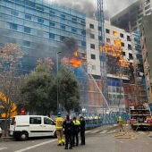 Incendio en un antiguo centro comercial de Sabadell