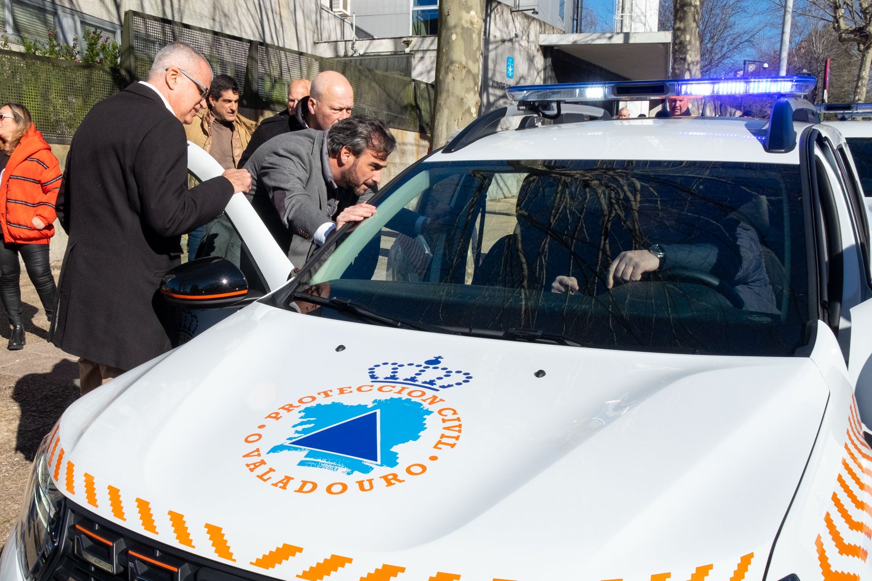 A Xunta reforza os equipos de emerxencias municipais con vehículos todoterreno A Xunta reforza os equipos de emerxencias municipais con vehículos todoterreno