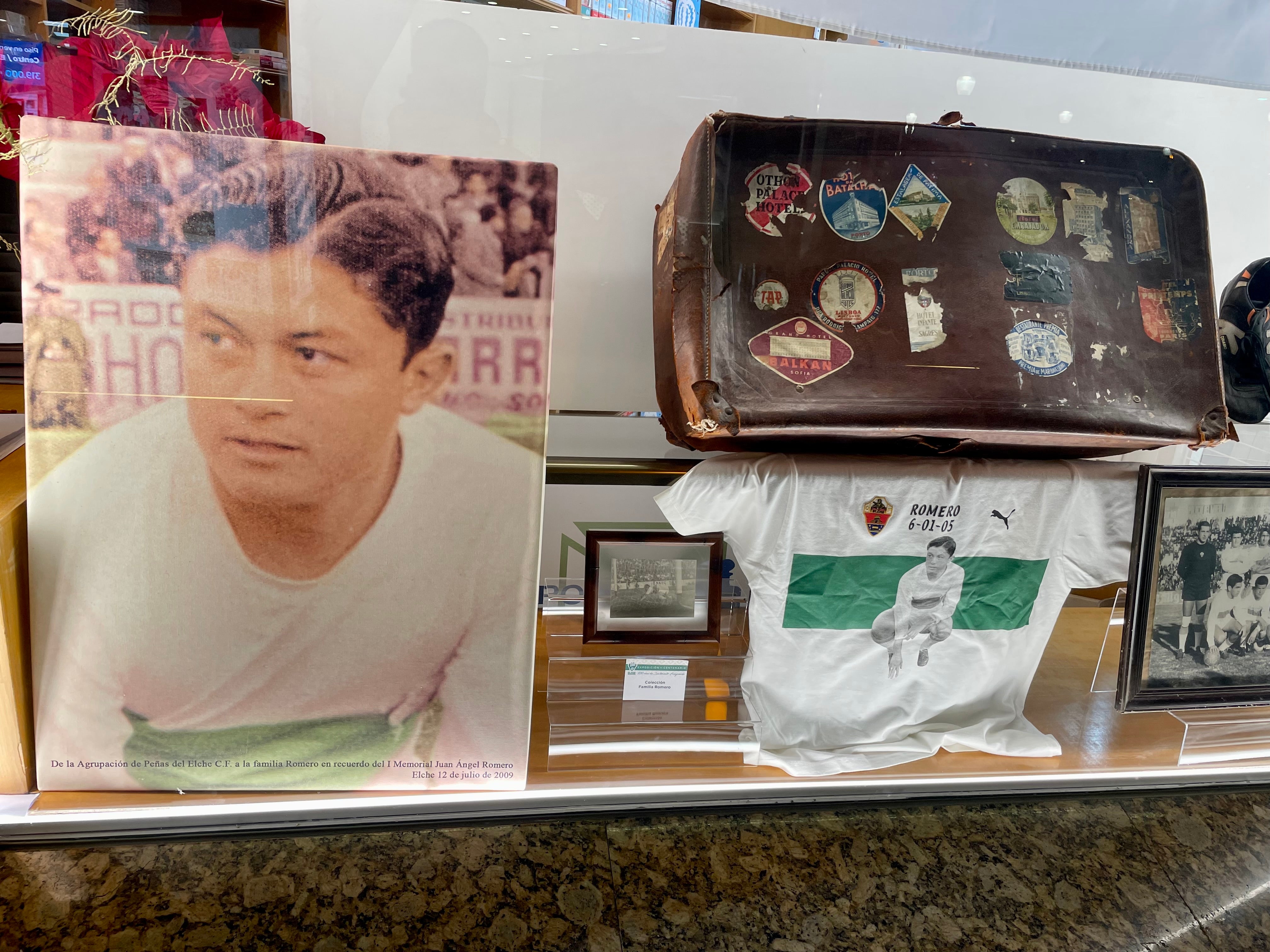 La exposición fotográfica del Centenario del Elche se mostrará durante dos meses en la Plaça de Baix y la Corredora La exposición fotográfica del Centenario del Elche se mostrará durante dos meses en la Plaça de Baix y la Corredora