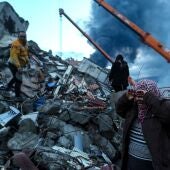 Milagro en medio de la tragedia por el terremoto en Siria: un bebé nace entre los escombros