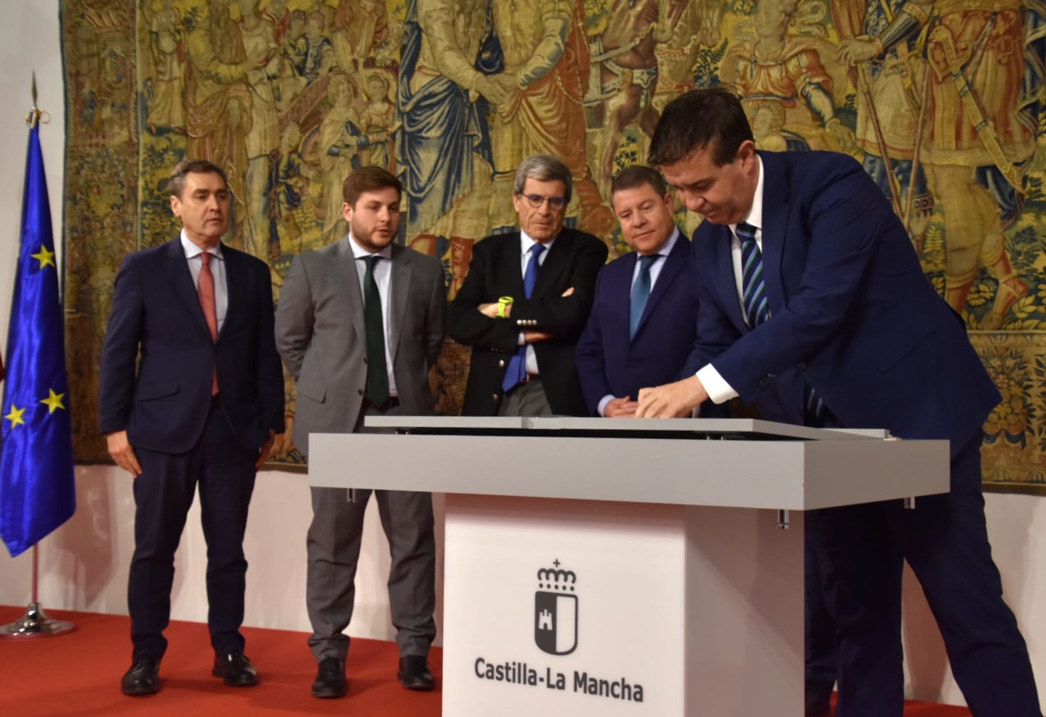 Firmado el protocolo que acerca más a Albacete el desarrollo de operaciones logísticas Firmado el protocolo que acerca más a Albacete el desarrollo de operaciones logísticas