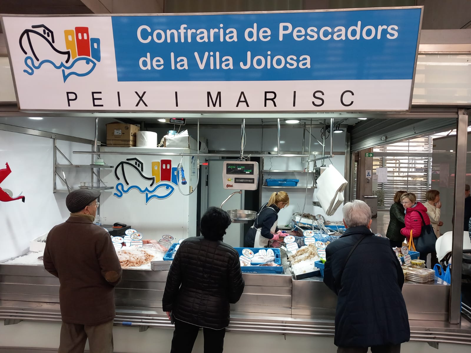 Los pescadores de la Cofradía de La Vila Joiosa abren su propia pescadería Los pescadores de la Cofradía de La Vila Joiosa abren su propia pescadería