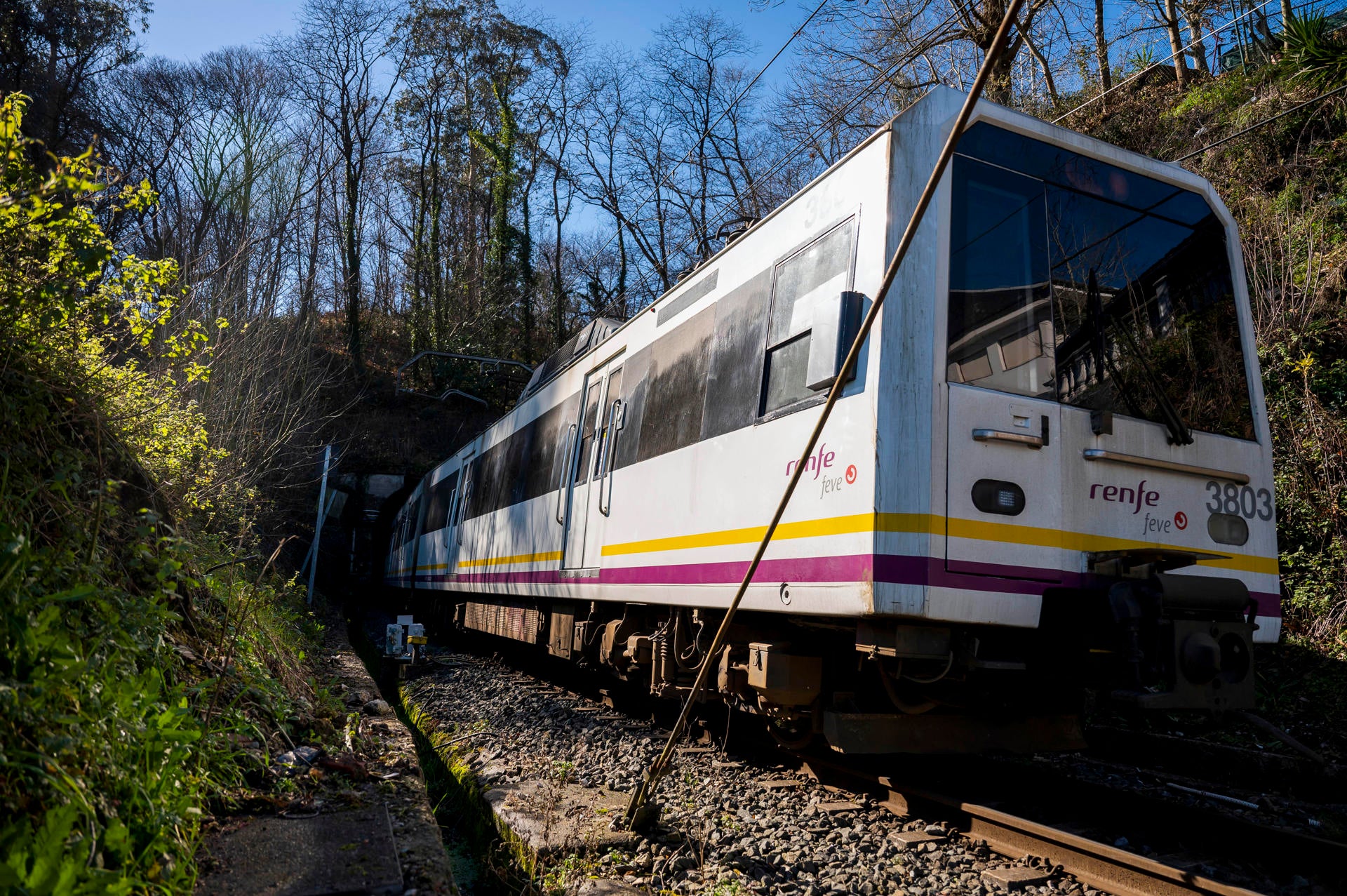 El origen de los trenes que no caben en los túneles: una 'chapuza' que comenzó en 2019 El origen de los trenes que no caben en los túneles: una 'chapuza' que comenzó en 2019