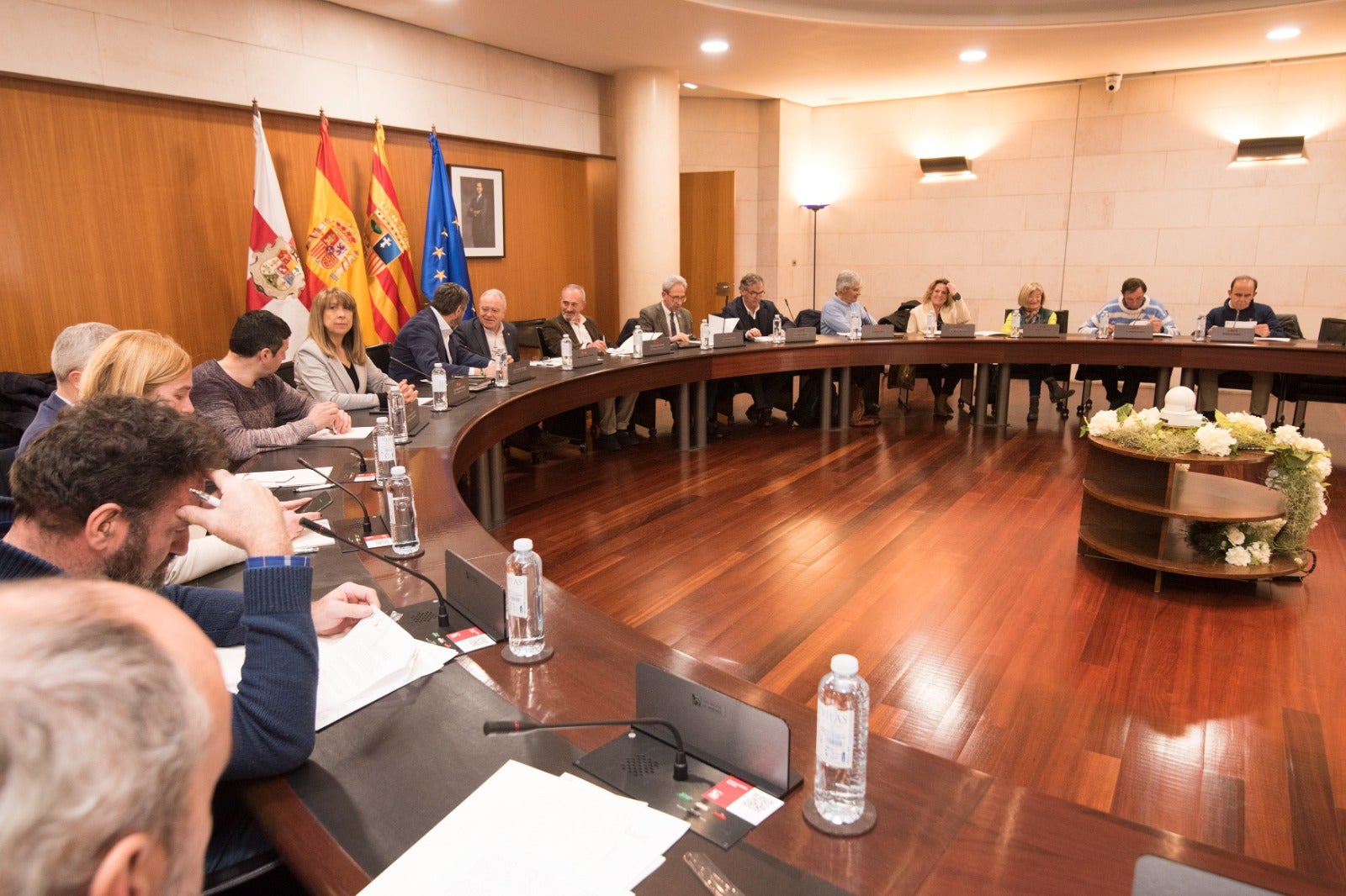 Frente común en Huesca para apoyar el proyecto de la unión de estaciones Frente común en Huesca para apoyar el proyecto de la unión de estaciones