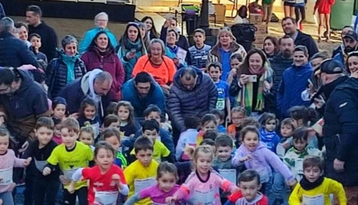 Piloña se moviliza para pedir una pista de atletismo Piloña se moviliza para pedir una pista de atletismo