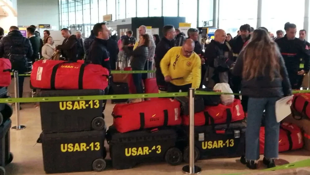 La expedición de bomberos del Consorcio Provincial viajó con todo tipo de material para ayudar a las víctimas del terremoto de Turquía