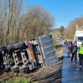 Falece unha persoa e dous feridos nun acidente en San Cibrao das Viñas Falece unha persoa e dous feridos nun acidente en San Cibrao das Viñas