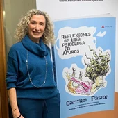 Carmen Pastor presenta "Reflexiones de una psicóloga en apuros" Carmen Pastor presenta "Reflexiones de una psicóloga en apuros"