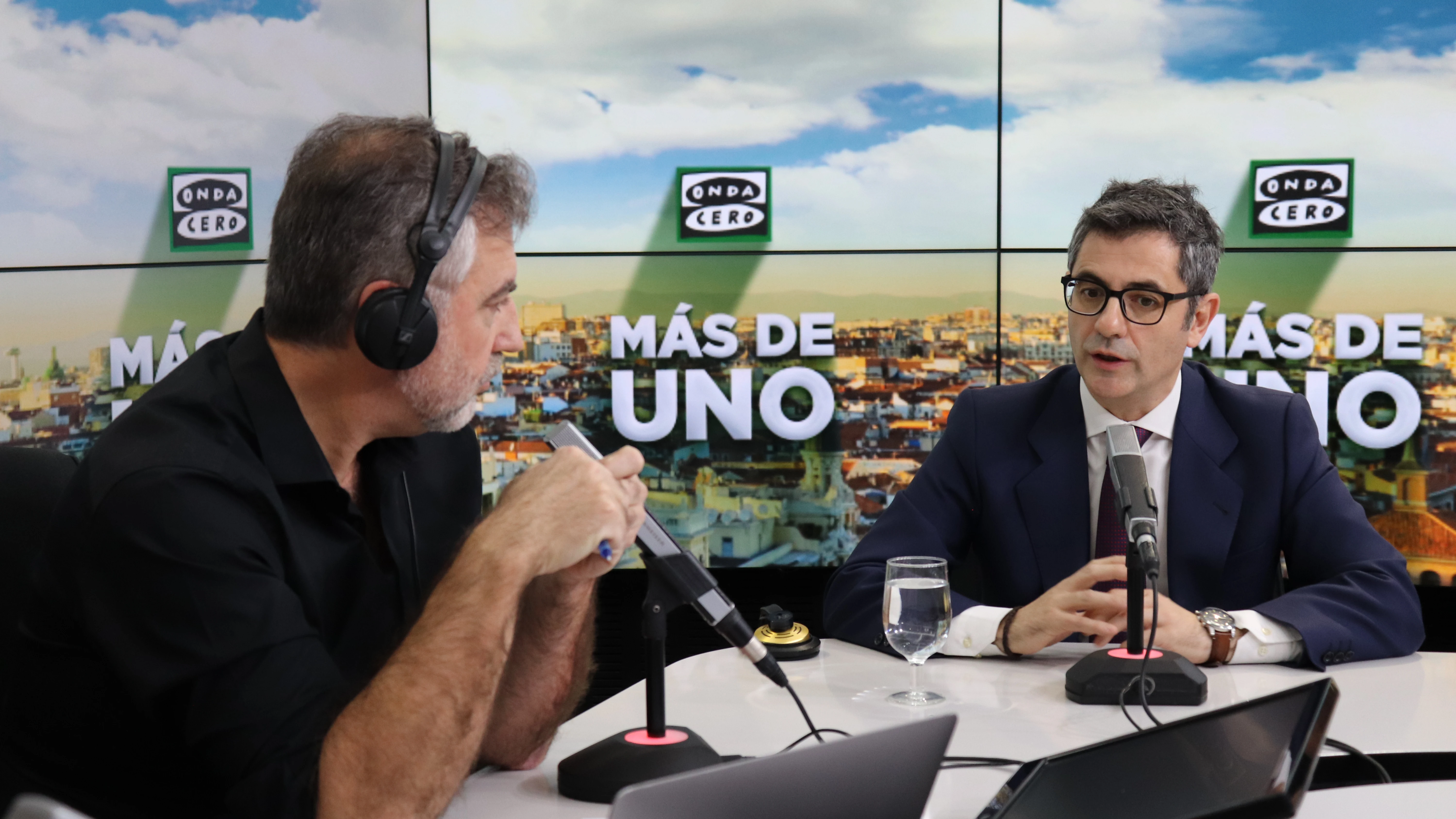 Félix Bolaños con Carlos Alsina en 'Más de uno' Félix Bolaños con Carlos Alsina en 'Más de uno'