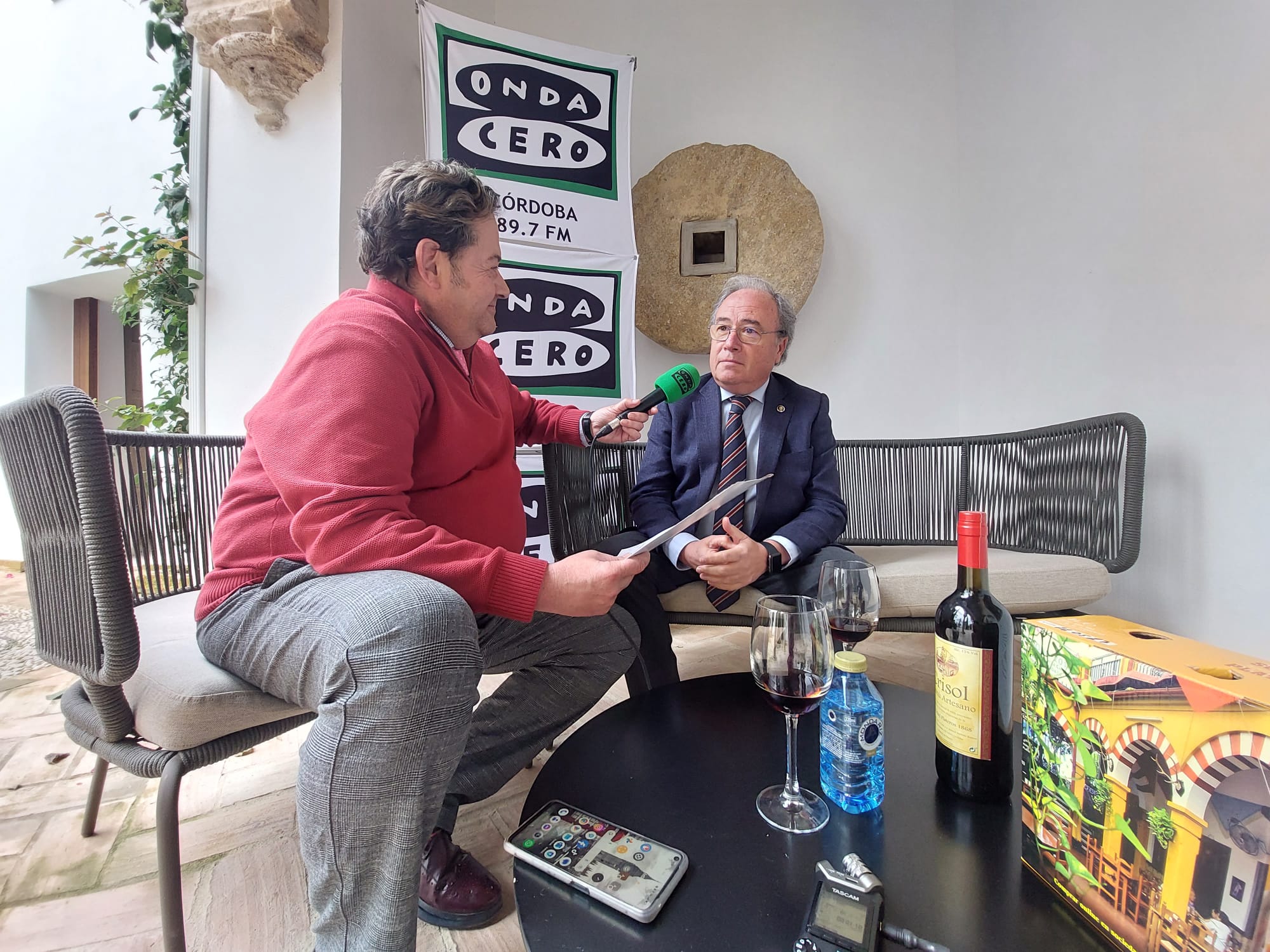 Un Crisol con Antonio Díaz Un Crisol con Antonio Díaz