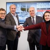 El alcalde de Zaragoza con responsables del Real Zaragoza, Ibercaja y ACNUR