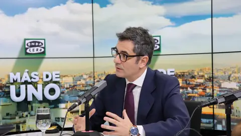 Félix Bolaños en 'Más de uno' con Carlos Alsina Félix Bolaños en 'Más de uno' con Carlos Alsina