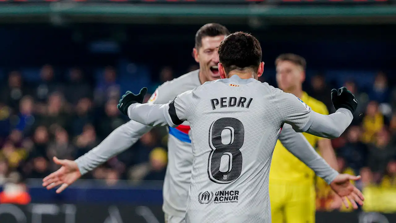 Pedri y Lewandowski celebran su gol en La Cerámica Pedri y Lewandowski celebran su gol en La Cerámica