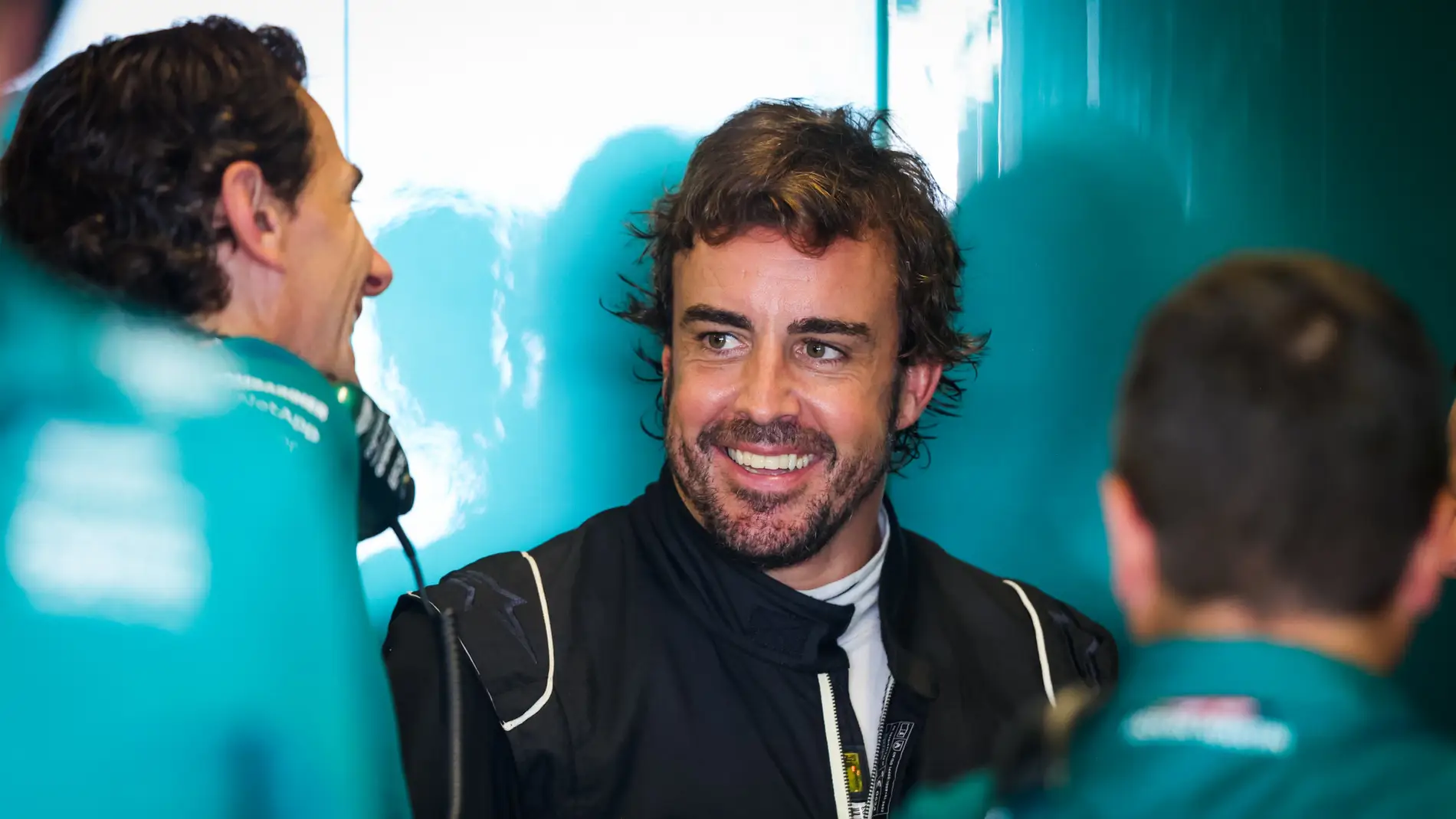 https://image.ondacero.es/clipping/cmsimages02/2023/02/13/13151D94-8B4D-447E-A7A2-18AD96C4996A/fernando-alonso-equipo-aston-martin_98.jpg?crop=1920,1080,x0,y29&width=1900&height=1069&optimize=high&format=webply