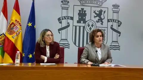 Flor Moral (i) y Beatriz Arraiz, Delega del Gobierno (d) Balance violencia de género 2022