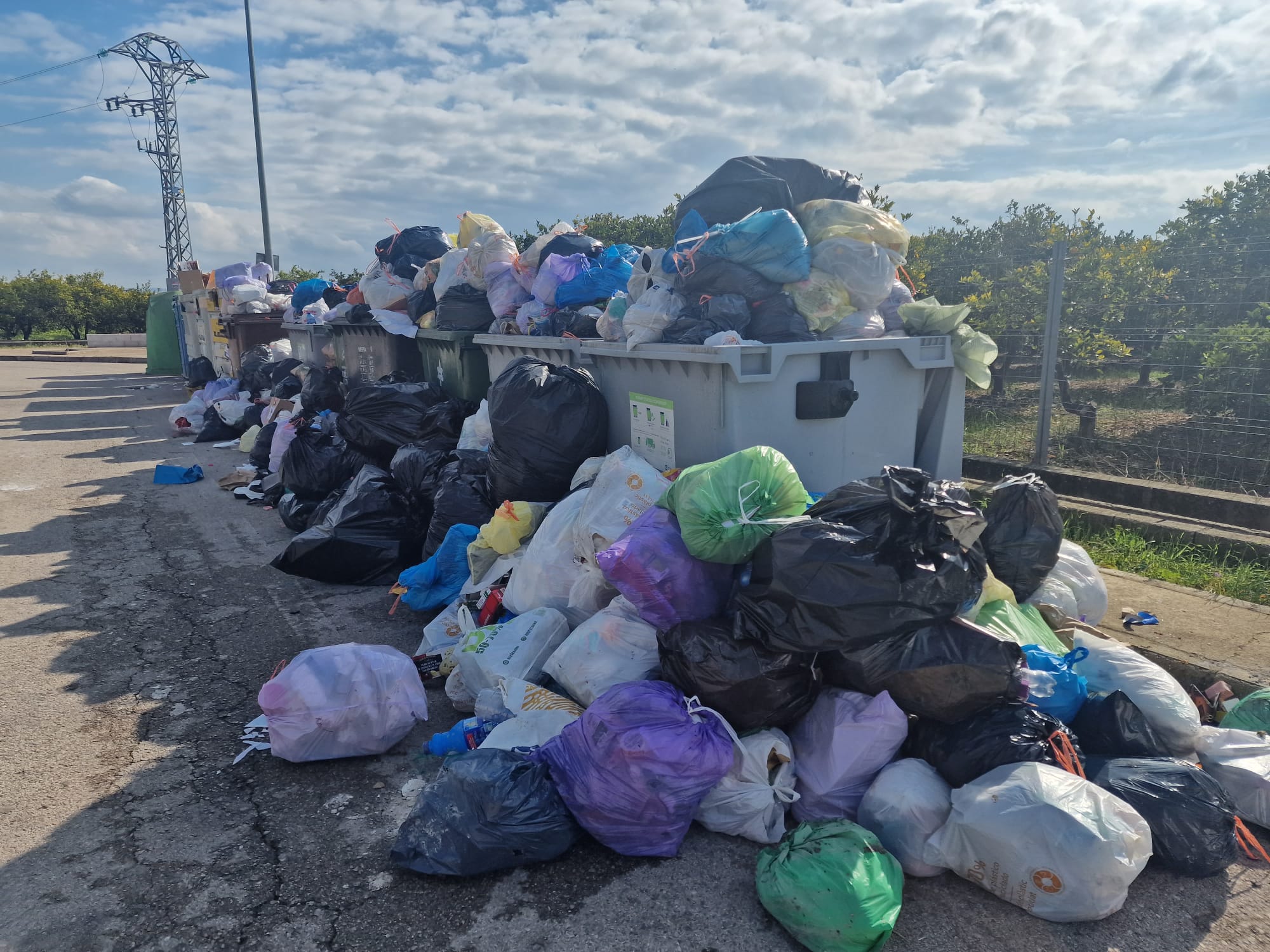 Los trabajadores de PREZERO se reúnen hoy para decidir si aceptan la propuesta de la Mancomunitat y desconvocan la huelga de la basura Los trabajadores de PREZERO se reúnen hoy para decidir si aceptan la propuesta de la Mancomunitat y desconvocan la huelga de la basura