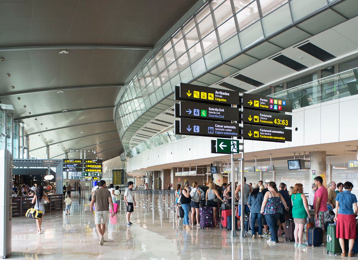 El Aeropuerto de Valencia alcanza un récord de viajeros en enero El Aeropuerto de Valencia alcanza un récord de viajeros en enero