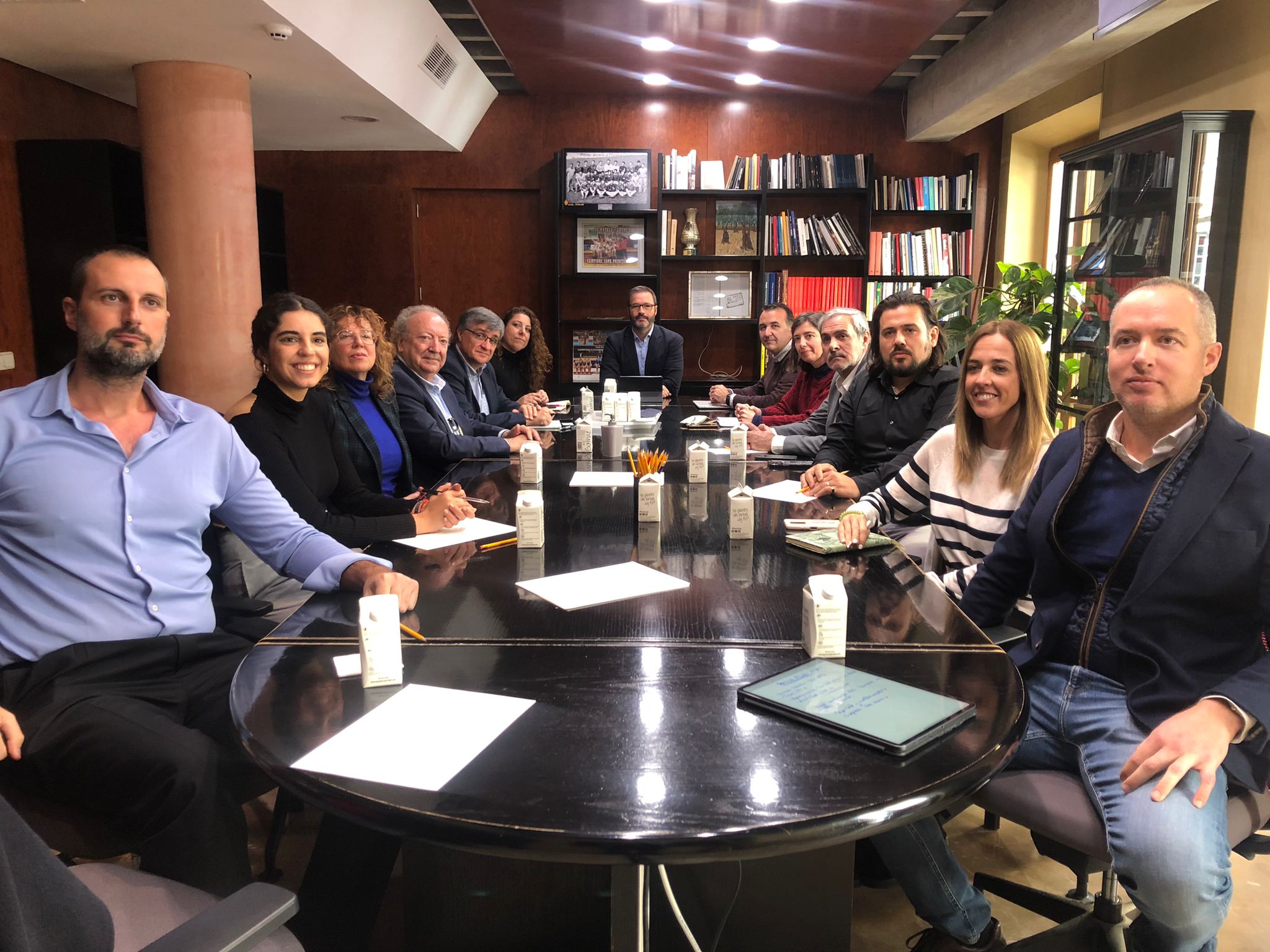 El Ayuntamiento de Palma aumentará la frecuencia de los buses y abrirá un nuevo aparcamiento disuasorio en el Paseo Marítimo de Palma El Ayuntamiento de Palma aumentará la frecuencia de los buses y abrirá un nuevo aparcamiento disuasorio en el Paseo Marítimo de Palma